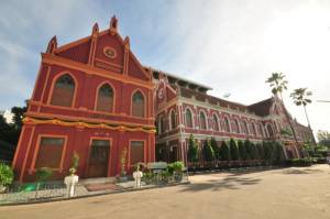 เขตป้อมปราบฯ จี้ ผอ.ร.ร.เทพศิรินทร์ แก้โรงอาหารปล่อยของเสียลงทางเท้า