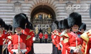 Queen set for cash boost to fund Buckingham Palace refit