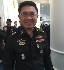 “สุรพงษ์” เผยร่วมมือเพื่อนบ้านเพิ่มประสิทธิภาพสกัดยาฯ ชี้ปฏิรูป ตร.มี คกก.ดูอยู่แล้ว