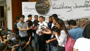 “มาร์ค” ชี้ รบ.-กกต.ต้องกล้าลงทุนไพรมารีโหวตให้พรรค ยันไม่เป็นการแทรกแซง