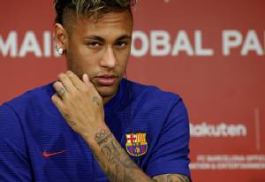 จับตานาทีต่อนาที!! “เนย์มาร์” กระซิบเพื่อนจะซบ PSG