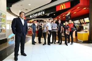 ยูนิฟอร์มใหม่ แมคโดนัลด์