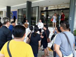 ผู้ประกอบการร้านขายโทรศัพท์ แจ้งจับแชร์ออนไลน์สูญเงินกว่า 120 ล้าน