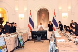 “ประยุทธ์” ถก กบข.แนะ จนท.ถ่ายคลิปทำงาน แนะเกษตรกรเจอท่วมบ่อยคิดจะปลูกอะไรต่อ