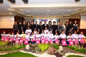 ทีโอเอและมูลนิธิคุณแม่ลี้กิมเกียวฯ มอบทุนการศึกษา