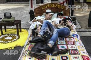 Colombians combat stress with 'Day of Laziness'