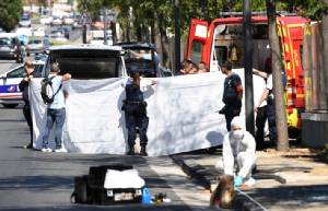 In Pics : ระทึกฝรั่งเศส “รถตู้พุ่งชนคนบริเวณป้ายรถเมล์” ในมาร์แซย์ ดับ 1 ส่วนคนขับถูกรวบได้ทัน
