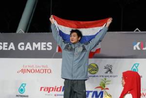 สมกับที่รอคอย! “เจมส์บอนด์” ช่วยว่ายน้ำซิว 1 ทองซีเกมส์