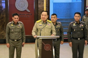“ประวิตร” ชี้ดึง “ศรีวราห์” นั่ง ผบ.ตร.แค่ลือ ไม่รู้บิ๊กตำรวจช่วย “บอส กระทิงแดง”