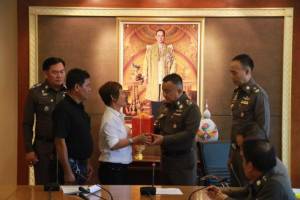 อย่าคิดว่าจะรอด พ่อ-เมีย อดีตทหารมือฆ่าเผาอำพราง “น้องพลอย” เจอคดีให้ที่พักพิงผู้ต้องหา