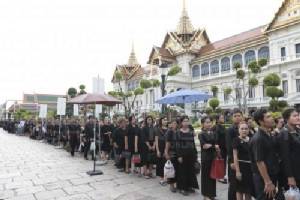 รัฐบาลแจง 30 ก.ย.เปิดถวายบังคมพระบรมศพวันสุดท้าย เผยที่ผ่านมามียอด ปชช.กว่า 10 ล้านคน