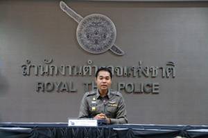 ขีดเส้นรถตู้ป้ายแดง สิ้นปียังฝ่าฝืน เจอจับปรับหนัก