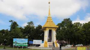 กอร.พระราชพิธี แบ่งช่วงประชาชนถวายดอกไม้จันทน์ 2 รอบ แนะแต่งกายสุภาพ เชื่อ 61 ล้านดอกเพียงพอ