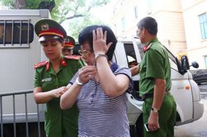 เวียดนามคุกตลอดชีวิตอดีตสมาชิกรัฐสภาโกงเงินดาวน์บ้าน $16 ล้าน