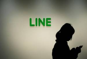 ในประเทศไทย LINE เคยให้ข้อมูลเมื่อต้นปีนี้ ว่าผู้ใช้ LINE ในไทยคิดเป็น 94% จากฐานผู้ใช้อินเทอร์เน็ตบนอุปกรณ์พกพา 44 ล้านคน ภาวะฐานผู้ใช้ลดลงที่เกิดขึ้นจึงถูกมองเป็นเรื่องธรรมดา