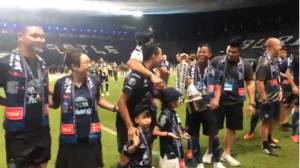 ซึมซับบรรยากาศ “บุรีรัมย์” ชื่นมื่นทั่วหน้า ฉลองแชมป์ ไทย ลีก สมัย 5
