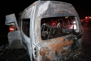 พบคนขับรถตู้หลับในทำรถพุ่งชนท้ายรถ 10 ล้อ ไฟคลอกแรงงานต่างด้าว 14 ศพ