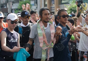เผย “ตูน บอดี้สแลม” เฉียดตายเมื่อเข้ากรุงเทพฯ ค่า CPK พุ่งสูง เสี่ยงล้มลงโดยไม่รู้ตัว