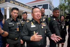 มทภ.3 เตือนนักท่องเที่ยวไปพม่าอย่ารับของฝากเข้าไทย เหตุแก๊งค้ายาสอดไส้ทำให้โดนจับแบบไม่รู้เรื่อง