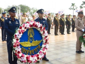 ผบ.ทหารสูงสุด-ผบ.เหล่าทัพ วางพวงมาลา เนื่องใน “วันกองทัพไทย”