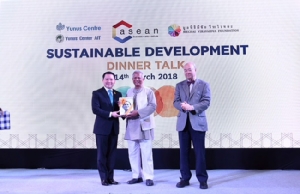 C asean ดึง Yunus ต้นแบบแนวคิดระดับโลก Social Business ร่วมเสวนา C asean Sustainable Development Talk ตอกย้ำการเป็นผู้นำศูนย์กลางความเชื่อมโยงเครือข่ายทุกภาคส่วน สู่การพัฒนาประเทศเพื่อความยั่งยืนในระดับภูมิภาคอาเซียน