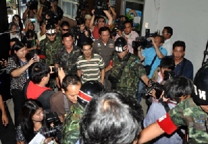 “วรเจตน์” ขึ้นศาลทหารคดีไม่มารายงานตัว คสช. อ้างอยู่ต่างประเทศ คำสั่งไม่ชอบด้วย กม.