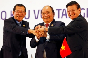 ผู้นำเขมร-ลาว-เวียดนามจับมือพัฒนาเศรษฐกิจ 3 ชาติ