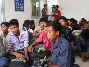 บุกจับแรงงานต่างด้าวชาวพม่า 39 คน ถูกนำซุกบ้านพักรอส่งต่อเข้ามาเลเซีย