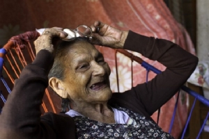 At 96, Mexican woman fulfills dream: going to high school