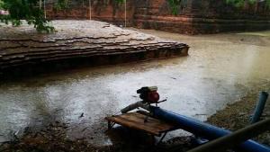 ฝนตกหนักตลอดทั้งวันทำน้ำท่วมขังโบราณสถานเมืองราชบุรี