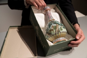 Chinese vase, left in attic, worth at least half a million: Sotheby's