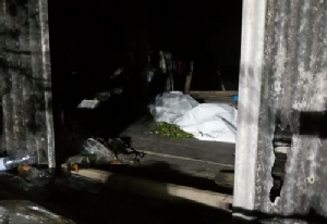 พบศพสาวใหญ่ถูกฆ่ารัดคอเปลือยกายท่อนบนในกระท่อมเลี้ยงควาย จ.ปราจีนบุรี