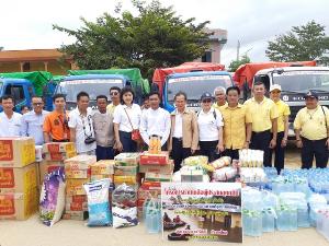 ผู้ว่าฯ ประจวบฯ ส่งคาราวานช่วยภัยน้ำท่วมพม่า