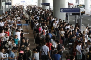 ประชาชนต้องมาก่อน! นักท่องเที่ยวจีนชื่นชมสถานกงสุลจีนช่วยอพยพจากสนามบินคันไซ