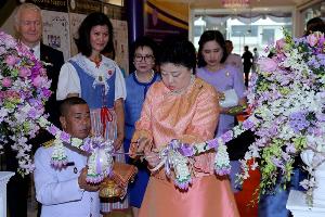 65th YWCA 2018 ชอปปิ้งสินค้านอกให้เพลินใจแม่บ้านไทย