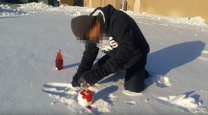 เปิดภาพใต้หิมะมีแต่กองขยะ หลัง จนท.เตือนนักท่องเที่ยวกินหิมะราดน้ำแดง