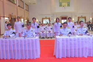 ชาวบุรีรัมย์และนักเรียนทุนมูลนิธิเปรมฯ ร่วมลงนามแสดงความอาลัยแด่ “พล.อ.เปรม”