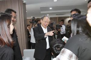 "สนธิรัตน์" ยัน รบ.เตรียมหารือ แกนนำ-วิป รับศึกซักฟอก
