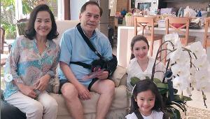 อดีตสะใภ้ "แอฟ" คืนบ้าน "เตชะณรงค์" พาลูกสาวไหว้ปู่-ย่า