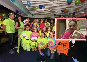 “ตั๊กแตน ชลดา” ควัก 1 ล้าน แจกโบนัสลูกน้องปีใหม่ (คลิป)