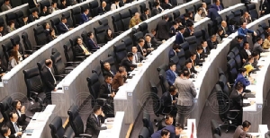 ฝ่ายค้านตีรวนองค์ประชุมหวิดล่ม อยากให้ยื้อถกงบปี 63 ไปสัปดาห์หน้า