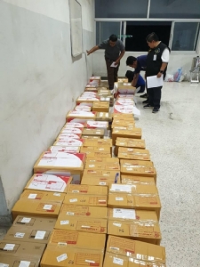 "สรรพสามิต" สุ่มตรวจพัสดุไปรษณีย์ อ.หาดใหญ่ พบมีการส่งยาสูบผิดกฎหมายรวมกว่า 1.2 พันซอง