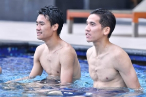 อานนท์ อ้อนแฟนช้างศึก แห่เชียร์ที่สนาม มธ. ในรอบ 8 ทีมสุดท้าย