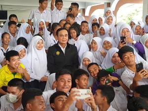 "ประยุทธ์" จ่อใช้กม.คุมเข้มpm2.5 ห้ามซื้ออ้อยเผาเข้ารง. ตรวจรถวิ่งในเมือง