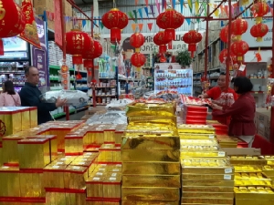 ลาว-ญวนแห่สั่งซื้อสินค้าตรุษจีน ร้านค้าในอุบลฯ ต้องสั่งเพิ่มร้อยละ 30