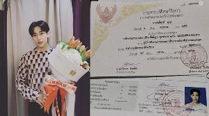 งานก็รุ่ง เรียนก็เลิศ!! แฟนคลับเฮ "แบมแบม GOT7” เรียนจบแล้ว แม้ต้องทำงานหนักในวงการ