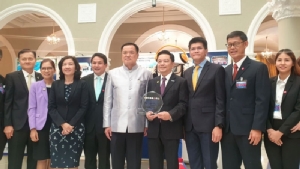 “อนุทิน” มอบรางวัล 10 สถานประกอบการส่งเสริมสุขภาพคนวัยทำงานยอดเยี่ยม