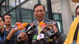 “พรเพชร” เชื่อศาลเร่งวินิจฉัยร่างงบฯ คาดออกได้ 2 ทาง ตกหรือไม่ตกทั้งฉบับ