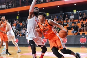 "โมโน แวมไพร์" ไล่ทุบ "ไซ่ง่อน" 95-87 ยึดฝูง ABL เหนียวแน่น