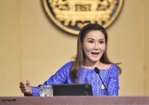 นายกฯ สั่ง พณ.-สธ.แก้ปัญหาหน้ากากอนามัยขาดตลาด พบขายเกินราคาให้แจ้ง